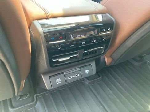 Used 2023 Acura MDX SH-AWD w/ Advance Package image 29