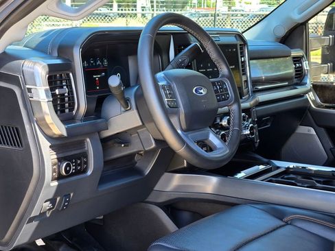 Used 2025 Ford F250 Lariat w/ FX4 Off-Road Package AWD/4WD image 15