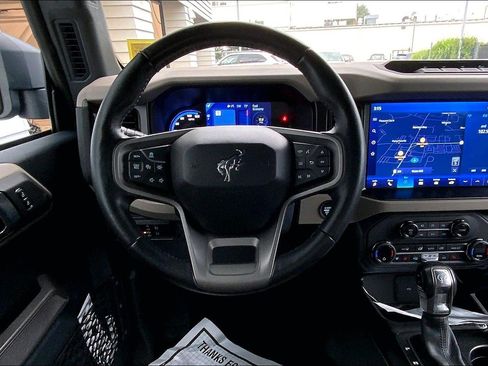Used 2023 Ford Bronco Wildtrak AWD/4WD image 13
