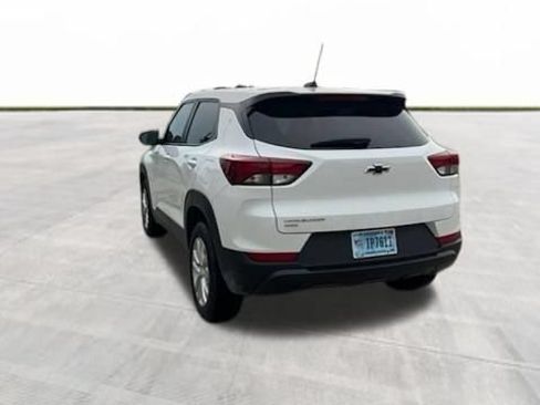 Used 2022 Chevrolet TrailBlazer LS AWD/4WD image 2