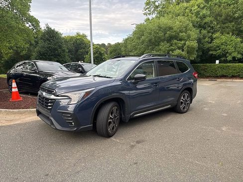 Used 2024 Subaru Ascent Limited w/ Technology Package AWD/4WD image 4
