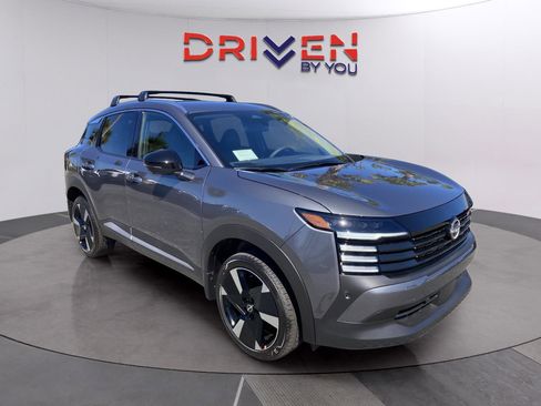 New 2026 Nissan Kicks SR image 7