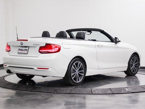 Used 2019 BMW 230i Convertible w/ Convenience Package RWD image 10