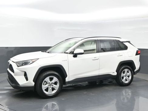 Used 2021 Toyota RAV4 XLE w/ Convenience Package AWD/4WD image 2