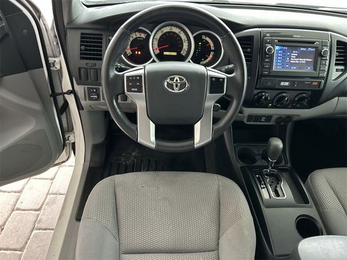 Used 2013 Toyota Tacoma Base image 33