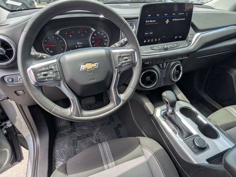 Used 2025 Chevrolet Blazer LT FWD image 15