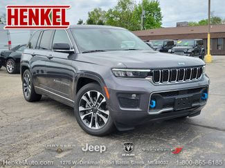 Used 2022 Jeep Grand Cherokee Overland AWD/4WD video 1