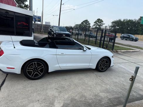 Used 2020 Ford Mustang Premium RWD image 8