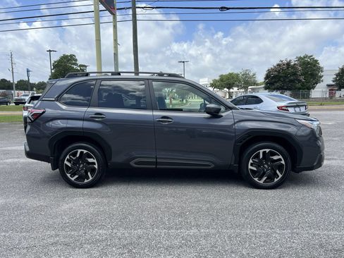Used 2025 Subaru Forester Limited AWD/4WD image 5