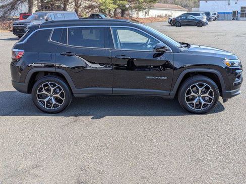 Certified 2025 Jeep Compass Limited AWD/4WD image 4