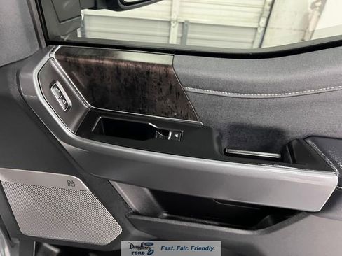 Used 2025 Ford F250 Lariat w/ Lariat Ultimate Package image 34