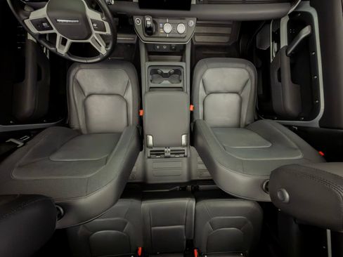 Used 2023 Land Rover Defender 130 X-Dynamic SE AWD/4WD image 15