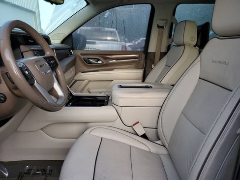 Used 2021 GMC Yukon XL Denali w/ Denali Ultimate Package AWD/4WD image 18