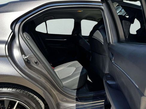 Used 2024 Toyota Camry SE image 41