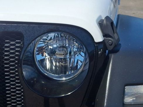 Used 2021 Jeep Wrangler Unlimited Sport AWD/4WD image 11