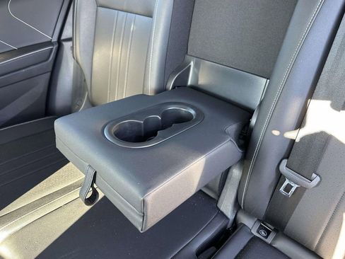 Used 2023 Volkswagen Tiguan SE image 20