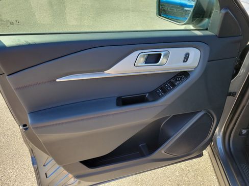 New 2026 Ford Explorer Active w/ Active Comfort Package image 5