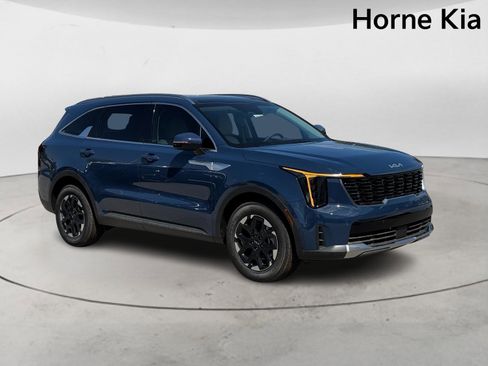 New 2025 Kia Sorento S w/ Panoramic Sunroof Package image 2
