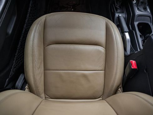 Used 2018 Jeep Wrangler Unlimited Sahara w/ Dual Top Group image 33