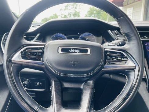 Used 2022 Jeep Grand Cherokee L Overland w/ Advanced Protech Group III AWD/4WD image 26