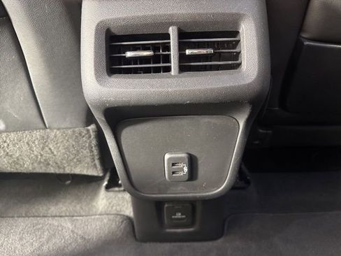 Used 2022 GMC Terrain SLT image 13