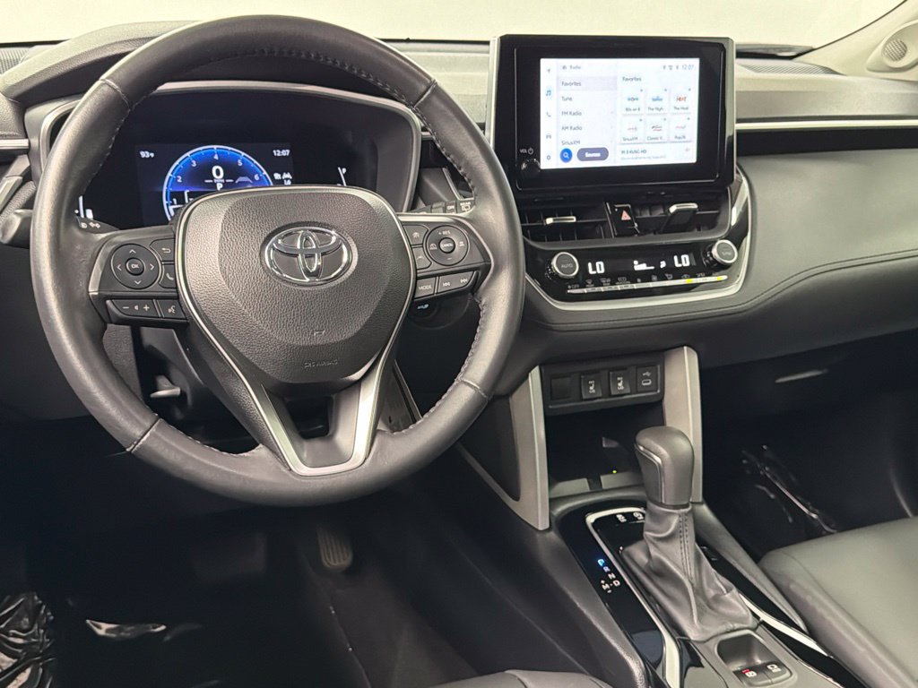 Used 2024 Toyota Corolla Cross XLE w/ Convenience Package FWD image 37