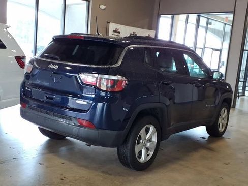Used 2018 Jeep Compass Latitude w/ Popular Equipment Group AWD/4WD image 5