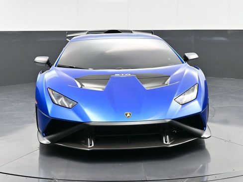 Used 2024 Lamborghini Huracan STO image 11