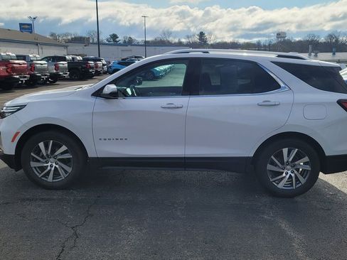 Used 2024 Chevrolet Equinox Premier w/ LPO, Floor Liner Package image 3