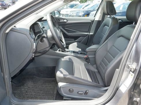 Certified 2022 Volkswagen Jetta SE FWD image 13