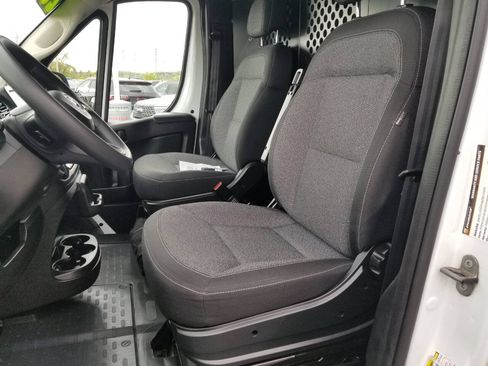 Used 2025 RAM ProMaster 2500 w/ U-Haul Equipment Group FWD image 16