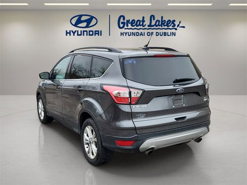 Used 2018 Ford Escape SE w/ SE Sync 3 Package image 3