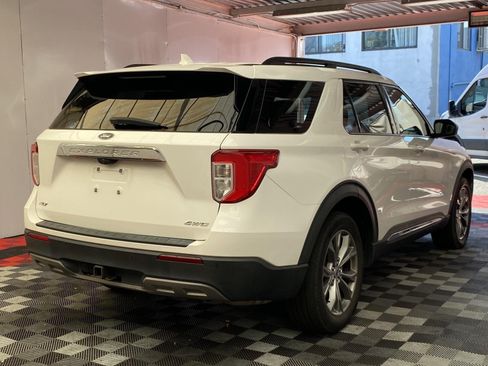 Used 2022 Ford Explorer XLT w/ Equipment Group 202A AWD/4WD image 6