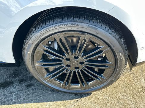 New 2026 Land Rover Range Rover SE image 7