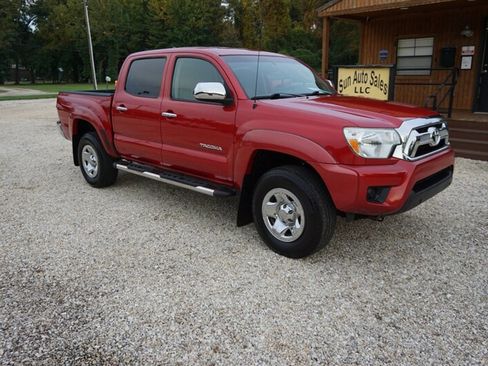 Used 2012 Toyota Tacoma PreRunner image 22