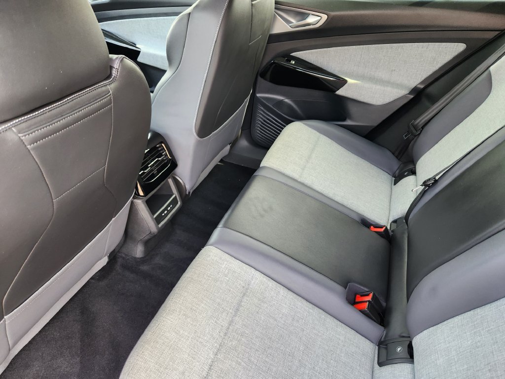 Certified 2023 Volkswagen ID.4 Pro AWD/4WD image 26