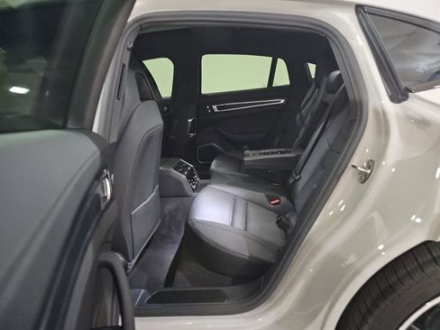 Used 2023 Porsche Panamera 4 Platinum Edition image 12