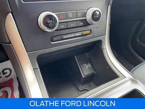 Used 2023 Ford Edge SEL w/ Sport Appearance Package image 15