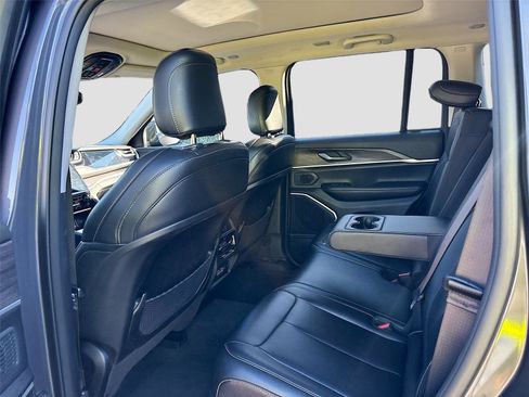 Used 2023 Jeep Grand Cherokee 4WD 4xe image 28