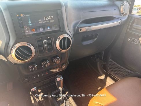 Used 2016 Jeep Wrangler Unlimited Sahara AWD/4WD image 38