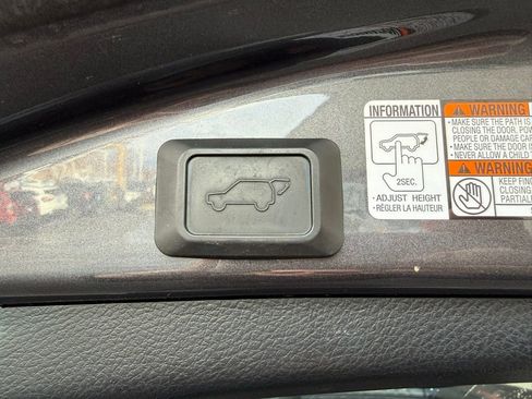 Used 2017 Toyota RAV4 XLE image 25