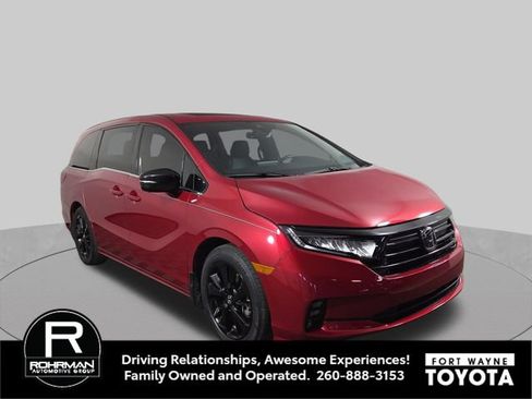 Used 2023 Honda Odyssey Sport image 4