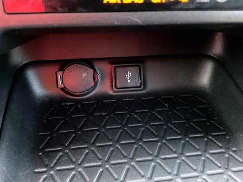 Used 2022 Toyota RAV4 XLE image 32