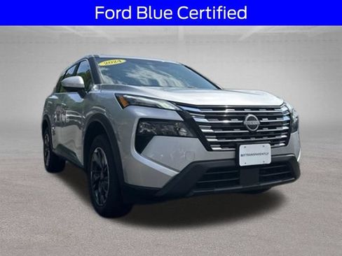 Used 2024 Nissan Rogue SV AWD/4WD image 2