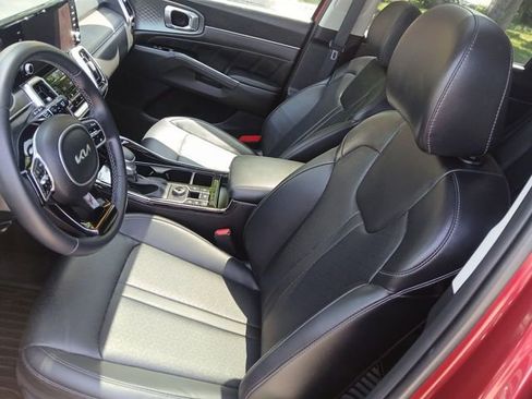 Certified 2023 Kia Sorento SX AWD/4WD image 11