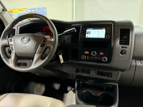 Used 2018 Nissan NV 3500 SL RWD image 50