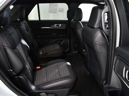 New 2026 Ford Explorer ST-Line w/ ST-Line Street Pack AWD/4WD image 19
