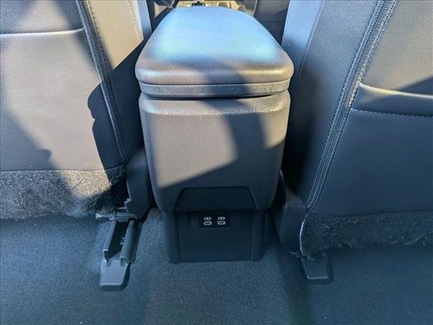 Used 2024 Toyota Prius XLE FWD image 16