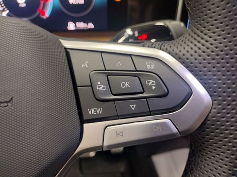 New 2026 Volkswagen Tiguan SEL R-Line image 25