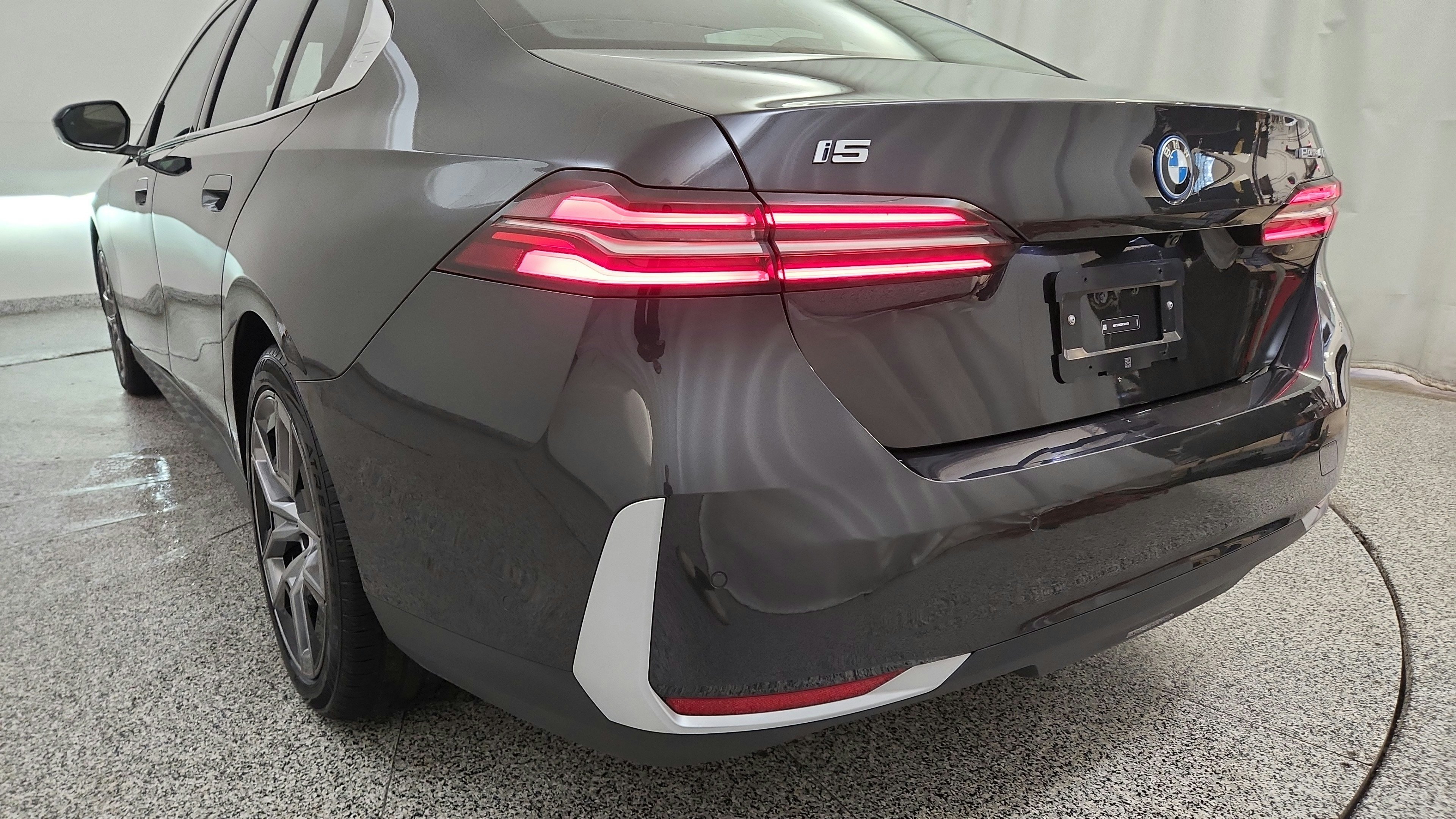 Used 2024 BMW i5 eDrive40i RWD image 29